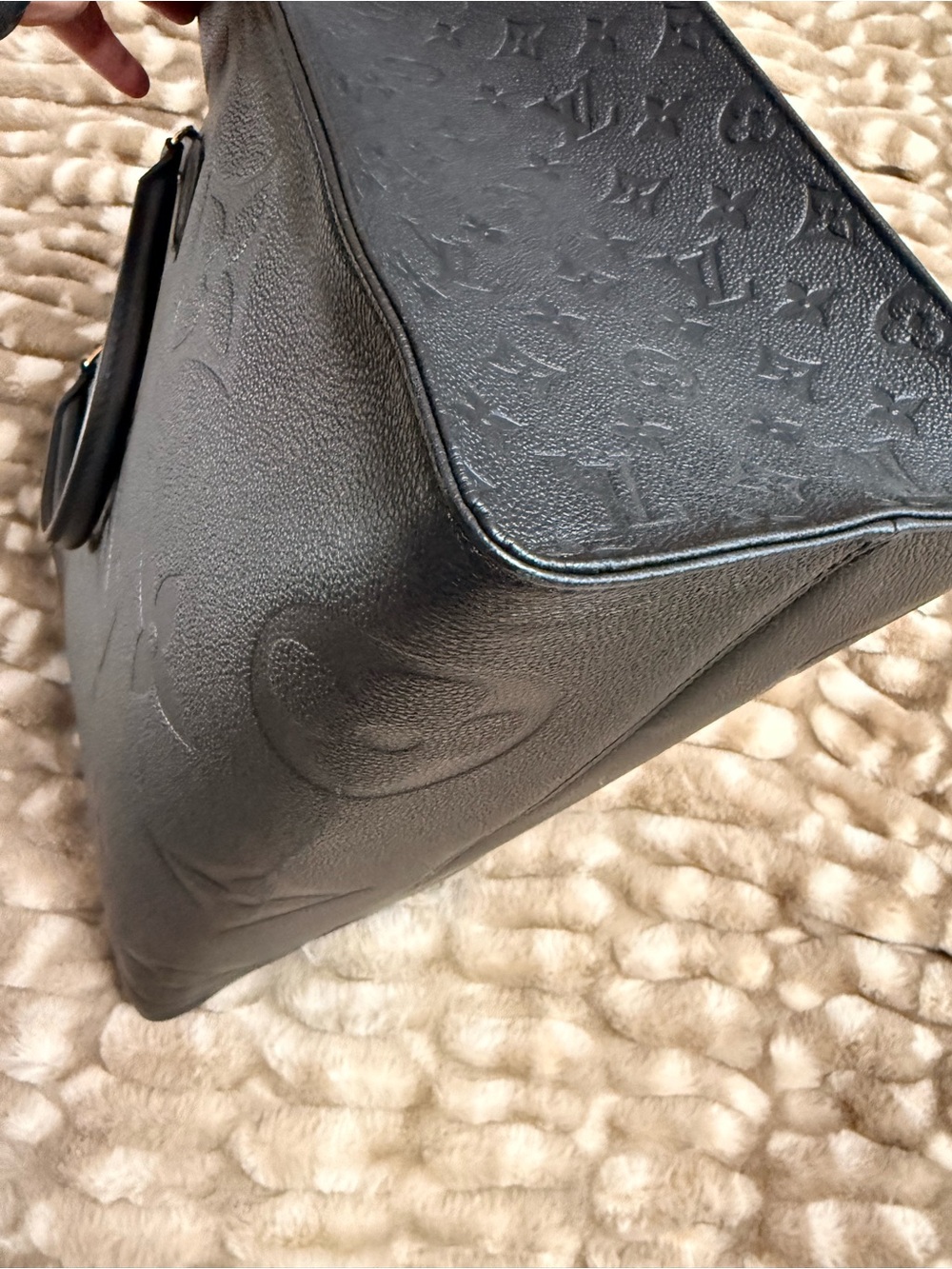 Authentic Louis Vuitton On The Go Black Empreinte GM SIZE LIKE NEW NEVER USED - Picture 11 of 15